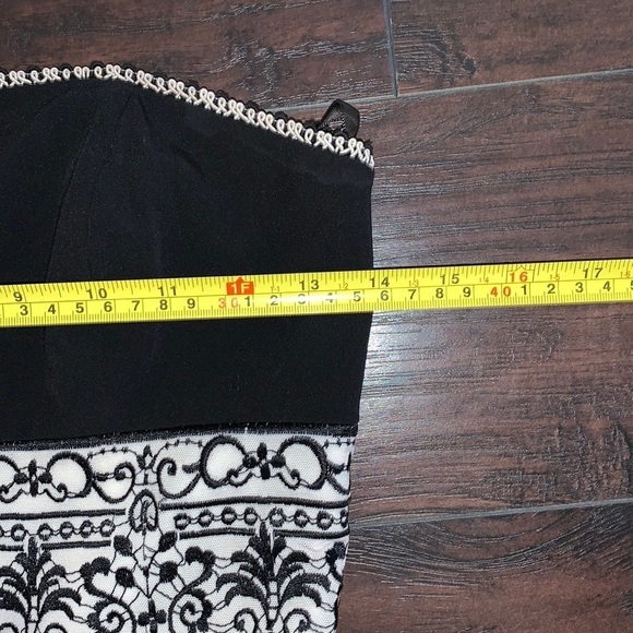 WHBM White House Black Market Strapless Dress w/ Embroidered Waist Detail, sz 0. - Picture 12 of 12